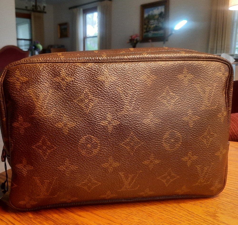 Louis Vuitton vintage Trousse cos Metic clutch bag or cosmetic case